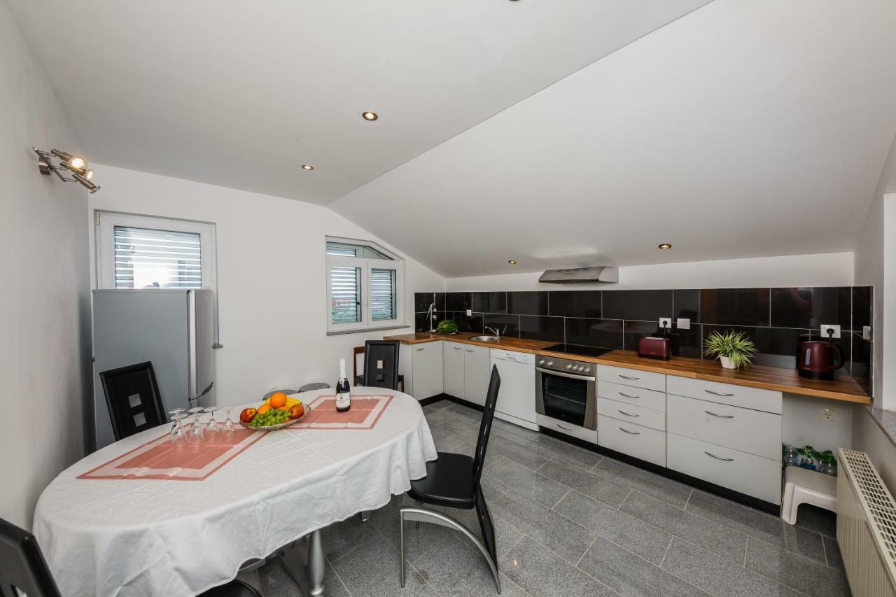 Apartman Lucija Kaštela المظهر الخارجي الصورة