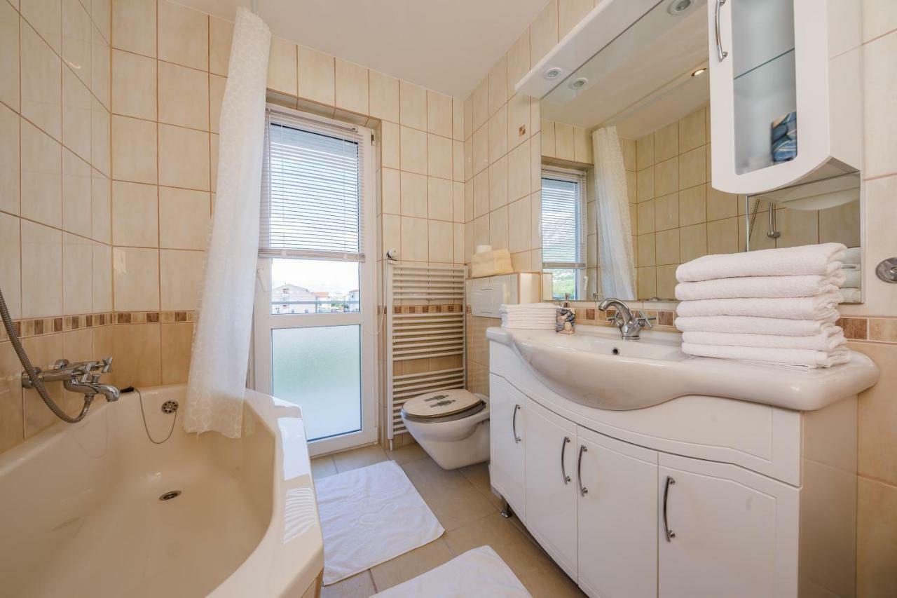 Apartman Lucija Kaštela المظهر الخارجي الصورة