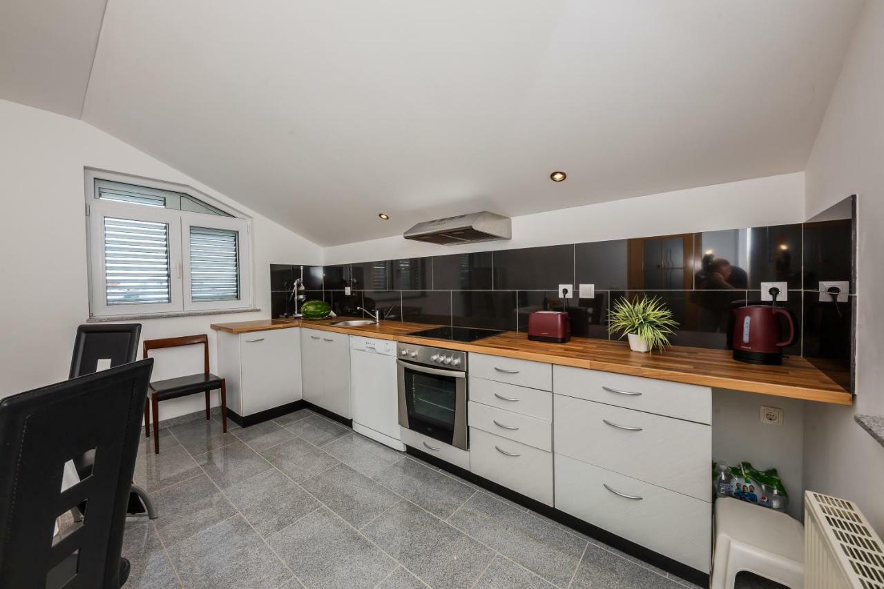 Apartman Lucija Kaštela المظهر الخارجي الصورة